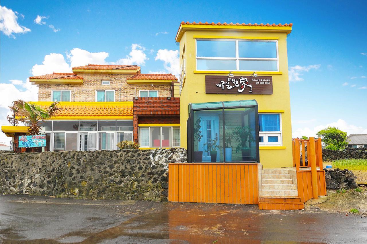 Gyeryonggil Pension Jeju Exterior photo