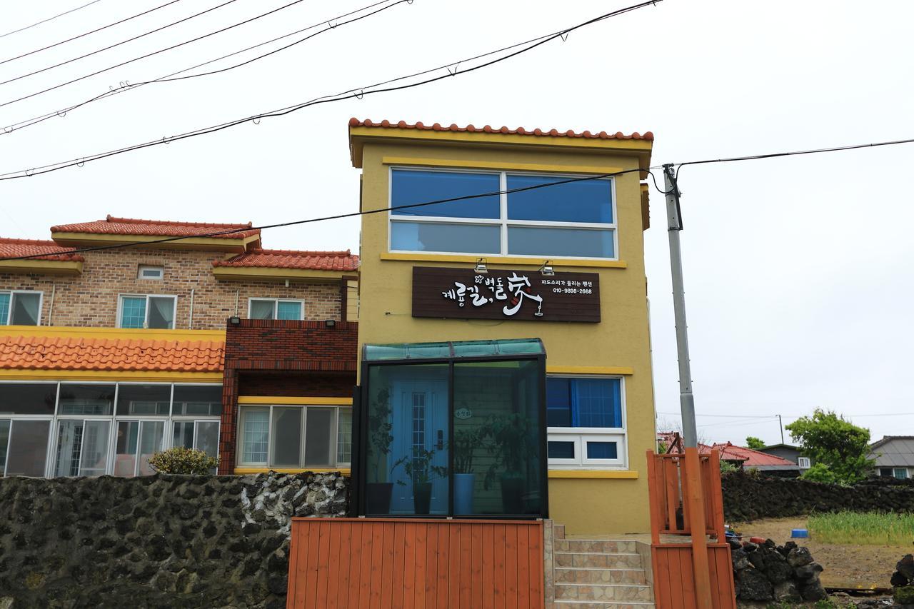 Gyeryonggil Pension Jeju Exterior photo